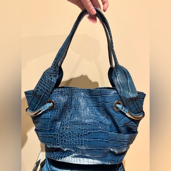 B. Makowsky Blue Shoulder Bag with Crocodile Texture - Picture 2 of 8
